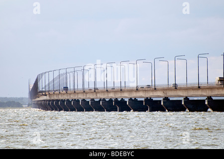 Le pont entre Öland et le continent. Banque D'Images