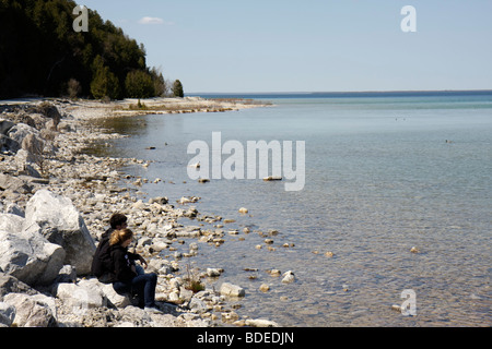 Michigan Mackinac County,Mackinac Island,Mackinac State Historic Parks Park,Lake Huron,Straits of Mackinac,Lake Shore Road,man men male,Woman female W Banque D'Images