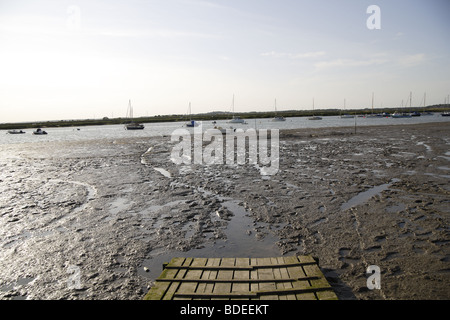 Mersea Island jetée,blackwater en perspective.rampe de mise à l'eau des embarcations légères Banque D'Images