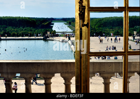 Château de Versailles - Monument à la française, « Château de Versailles », Jardins à la française de Versailles, Paysage, vue aérienne depuis la fenêtre du château, vue sur l'extérieur Banque D'Images