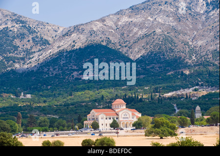 Vue panoramique de St Gerasimos monastère dans la vallée sur le Grec Omala Méditerranée île de Céphalonie, Grèce GR Banque D'Images