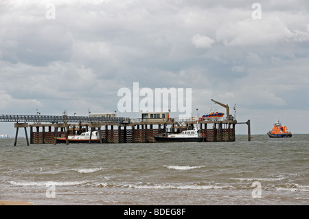 Tête de traiter avec mépris et pilote de sauvetage, de la rivière Humber, Yorkshire, UK. Banque D'Images