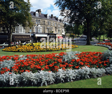 Dans le défilé de Montpellier ville thermale populaire de Harrogate Banque D'Images