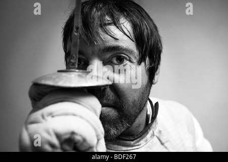 Portrait d'un tireur des pales Fencing Club, Londres. Banque D'Images