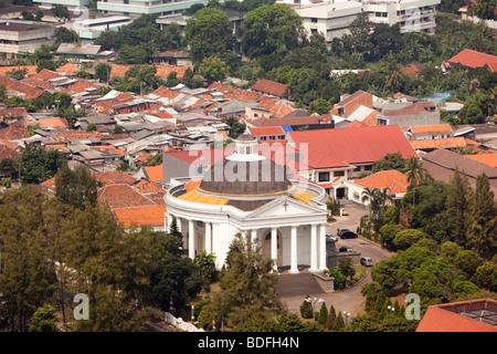 L'Indonésie, Java, Jakarta, Monas, elevated view de la Dutch Eglise du Monument National Banque D'Images