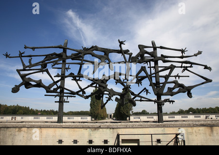 Le Monument International créé par Nandor Glid, mémorial du camp de concentration de Dachau, en Bavière, Allemagne Banque D'Images