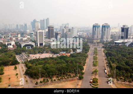 L'Indonésie, Java, Jakarta, Monas, elevated view de de plate-forme d'observation en direction de Jalan Thamrin Banque D'Images