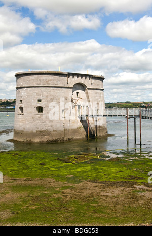 Tour de défense Martello à Pembroke Dock Ouest Pembrokeshire Wales Banque D'Images