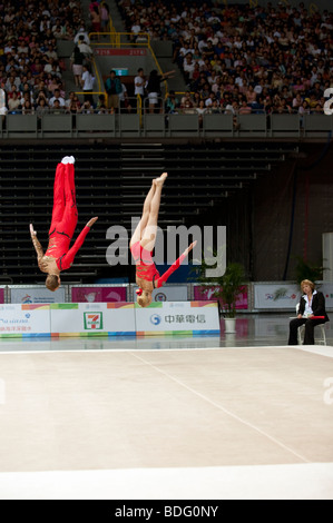 L'acrobatie gymnastique paire mixte Concours, jeux du monde, Kaohsiung, Taiwan, le 20 juillet 2009 Banque D'Images