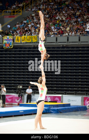 Paire d'acrobatie gymnastique compétition Femmes, monde jeux, Kaohsiung, Taiwan, le 20 juillet 2009 Banque D'Images