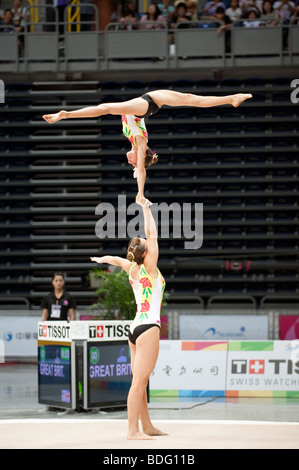 Paire d'acrobatie gymnastique compétition Femmes, monde jeux, Kaohsiung, Taiwan, le 20 juillet 2009 Banque D'Images