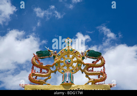 La roue bouddhiste de droit. Naropa Photang monastère. Ladakh. L'Inde Banque D'Images