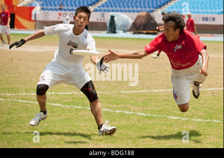 USA et Japon concurrence sur Ultimate Frisbee Flying Disc la concurrence, monde jeux, Kaohsiung, Taiwan, le 21 juillet 2009 Banque D'Images