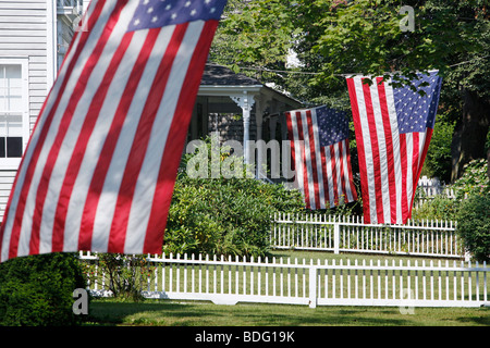 Maisons et drapeaux, Sag Harbor, Long Island, New York Banque D'Images