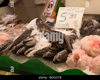 Cale au marché au poisson dans la Rambla, Barcelone, Espagne Banque D'Images