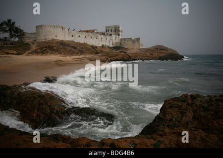 Cape Coast Castle. L'un des plus grands exportateurs de forts holding esclaves esclaves capturés à l'Amérique. Cape Coast. Le Ghana. L'Afrique de l'Ouest. Banque D'Images