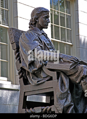 John Harvard statue sur le campus de l'Université de Harvard Banque D'Images