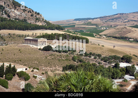 Le temple de Ségeste, en Sicile, en vue du sud-est. Banque D'Images