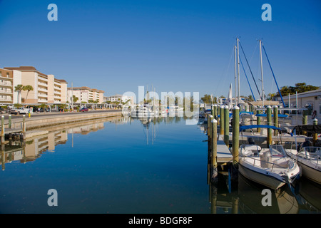 Port de plaisance au large du golfe Intercoastal Waterway à Venise sur le sud-ouest de la côte du golfe du Mexique en Floride Banque D'Images