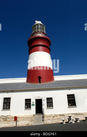 Cap Agulhas Lighthouse, au point le plus au sud de l'Afrique, Western Cape, Afrique du Sud. Banque D'Images