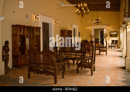 Coin salon patio off à l'Hacienda Quinta Minera hôtel dans la ville historique de Cosala, Sinaloa, Mexique. Banque D'Images