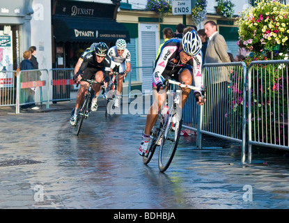 Les cyclistes en compétition dans le circuit vélo britannique Beverley courir aux championnats du monde en centre-ville, l'East Yorkshire Banque D'Images