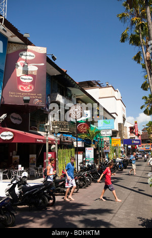 L'INDONÉSIE, Bali, Kuta, Kuta Square Shopping complex Banque D'Images