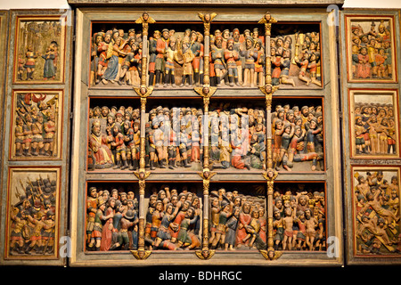 Retable du xviie siècle à l'église paroissiale de Crozon en Bretagne France Banque D'Images