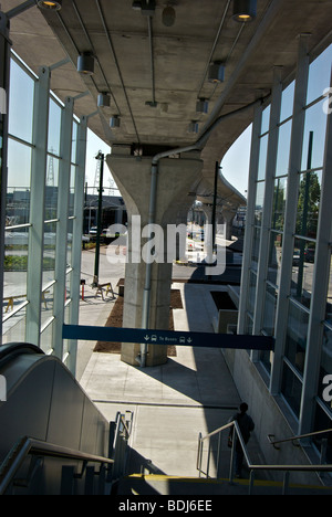 Nouvelle ligne de transport en commun rapide Canada lumière ligne de banlieue Marine Drive Station de la rue Cambie Banque D'Images