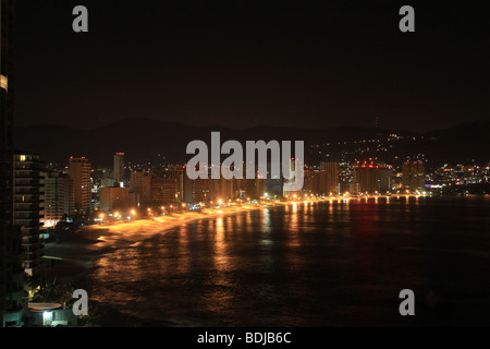 Vue de nuit acapulco bech dans l'État de Guerrero, Mexique Banque D'Images