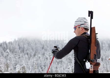 L'athlète de biathlon masculin, Whistler, British Columbia, Canada Banque D'Images