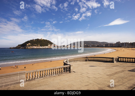 Vue sur la plage, San Sebastian, Espagne Banque D'Images