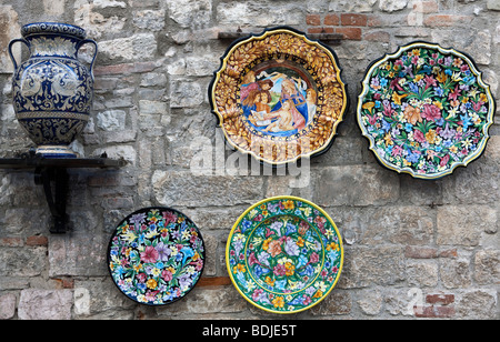 L'Italie, l'Ombrie,Gubbio,une ancienne boutique de la céramique dans la rue Dei Consoli Banque D'Images