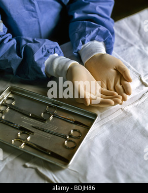Close-up de médecin avec les mains ouvertes Banque D'Images