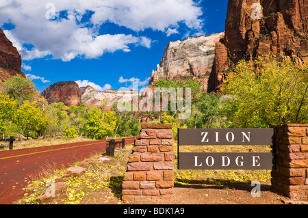 Le Zion Lodge sign, Zion National Park, Utah Banque D'Images