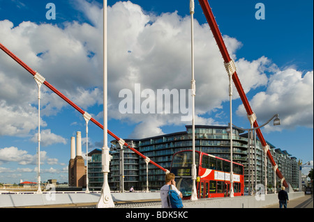 Chelsea Bridge sur la rivière Thames, London, Royaume-Uni Banque D'Images