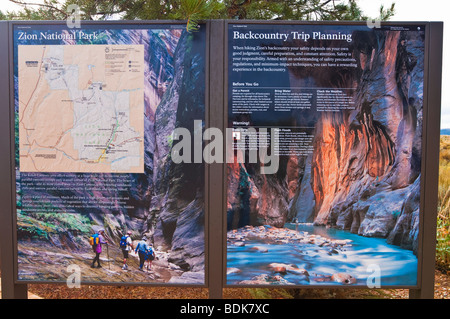 Panneaux d'interprétation au, Kolob Canyons Visitor Center de Zion National Park, Utah Banque D'Images