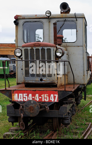 Vieux Chemin de fer à voie étroite de locomotives diesel Banque D'Images