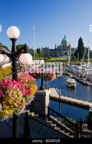 Le pouvoir législatif ou Parlement situé sur l'arrière-port, Victoria, île de Vancouver, Colombie-Britannique, Canada. Banque D'Images