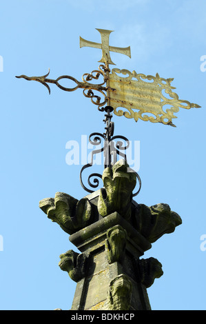 Girouette au sommet de la tour de l'église St Mary Warwick en Angleterre Banque D'Images