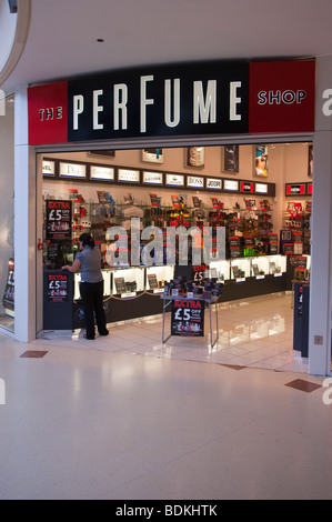 Le Parfum shop store dans le centre commercial Castle Mall à Norwich Norfolk Uk Banque D'Images