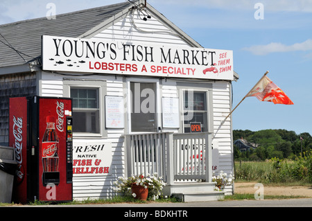 Young's Fish Market à Rock Harbor, Orléans, Cape Cod, USA. Banque D'Images