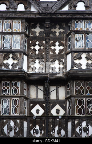 L'hôtel Feathers, 17e siècle en bois bâtiment d'époque, Ludlow, Shropshire en Angleterre Banque D'Images