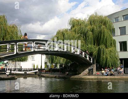 Le pont sur le Regent's Canal à Hampstead Road, Camden, London, UK Banque D'Images