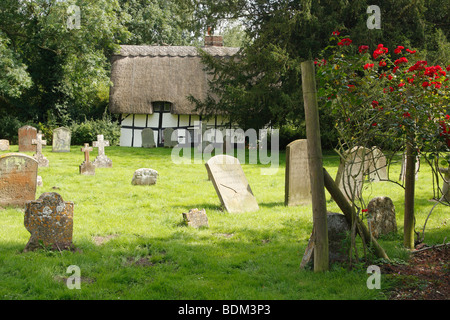 [Abbaye de Dorchester] cimetière et chaumière, 'Dorchester on Thames, Oxfordshire, England, UK Banque D'Images