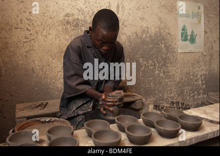 La poterie batwa, Rwanda, Gatagara Banque D'Images