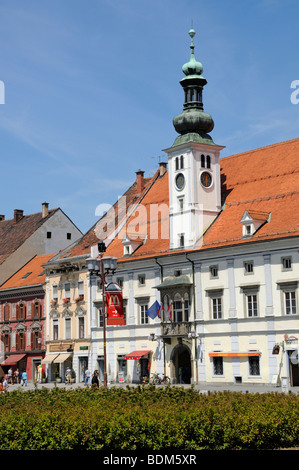 Maribor, Stajerska, Slovénie. Hôtel de ville (Mariborski rotovž - 1565) à Glavni trg (place principale) Banque D'Images