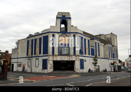 L'ancien cinéma de Grenade et salle de Bingo Gala vide et failli à Portland Road Hove Brighton à vendre barricadèrent Banque D'Images