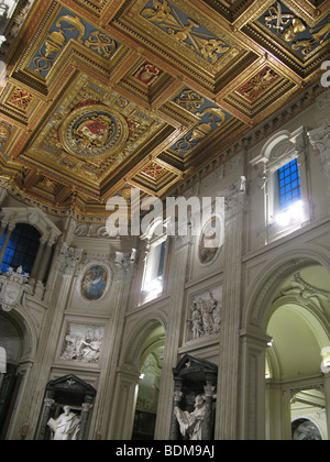 Toit d'or, décorations dans la Basilique San Giovanni in Laterano, Rome Banque D'Images