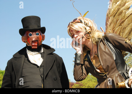 L'homme et la femme à steampunk 2009 Fantasy Fair Haarzuilens Pays-bas Europe Banque D'Images